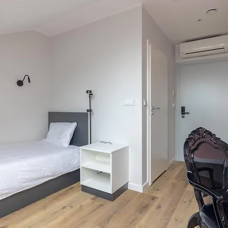 Ae Nowy Swiat By Bookinghost 바르샤바