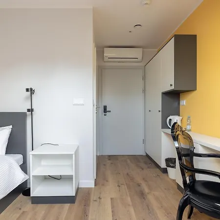 Ae Nowy Swiat By Bookinghost ワルシャワ