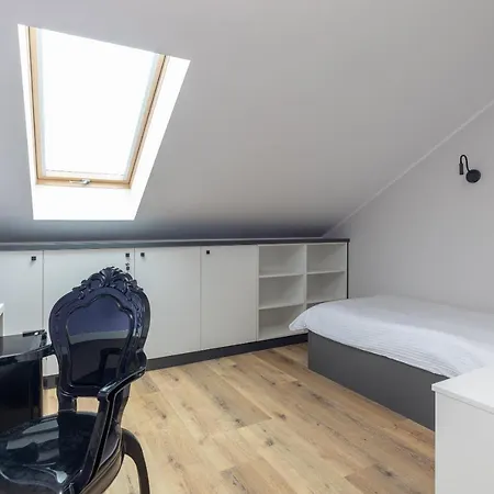 Ae Nowy Swiat By Bookinghost