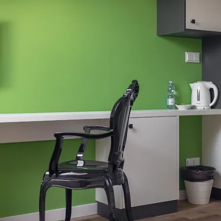 Ae Nowy Swiat By Bookinghost * ワルシャワ