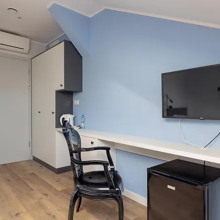 Ae Nowy Swiat By Bookinghost ワルシャワ