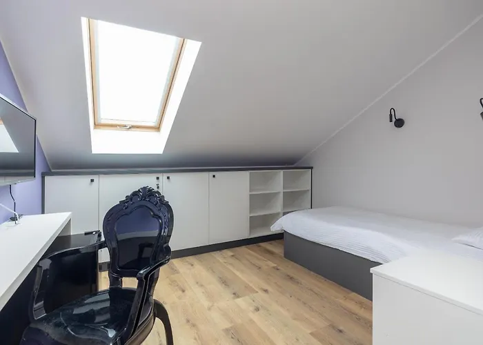 Ae Nowy Swiat By Bookinghost